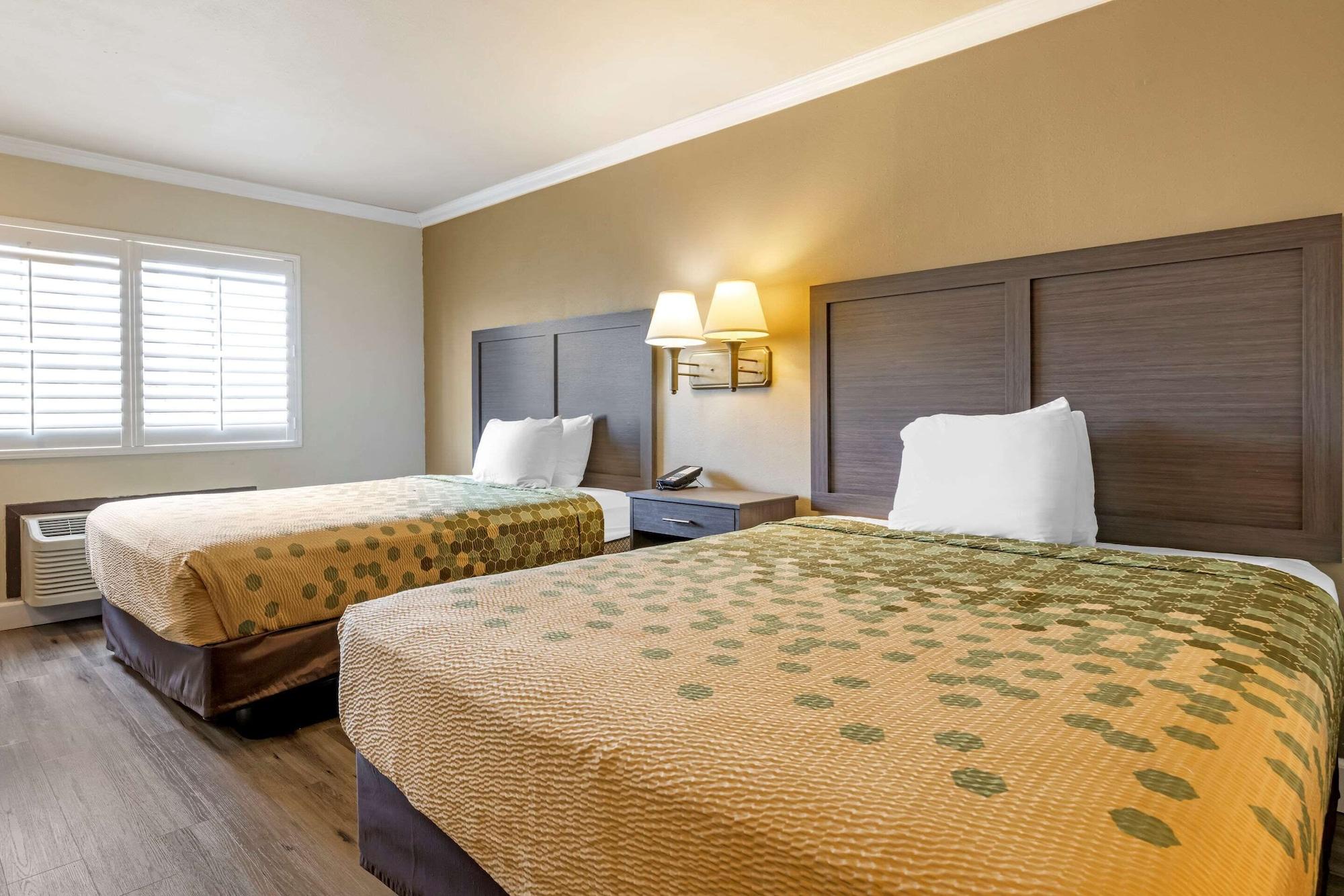 Econo Lodge Moreno Valley Bagian luar foto