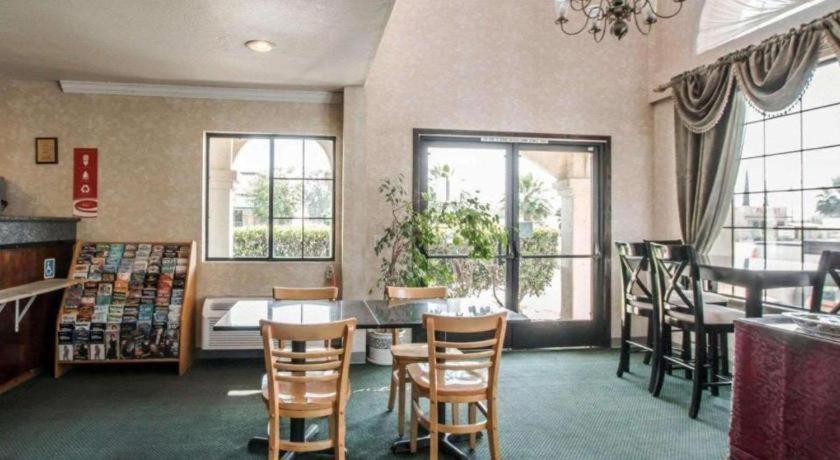 Econo Lodge Moreno Valley Bagian luar foto
