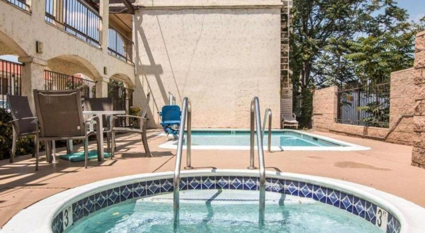 Econo Lodge Moreno Valley Bagian luar foto